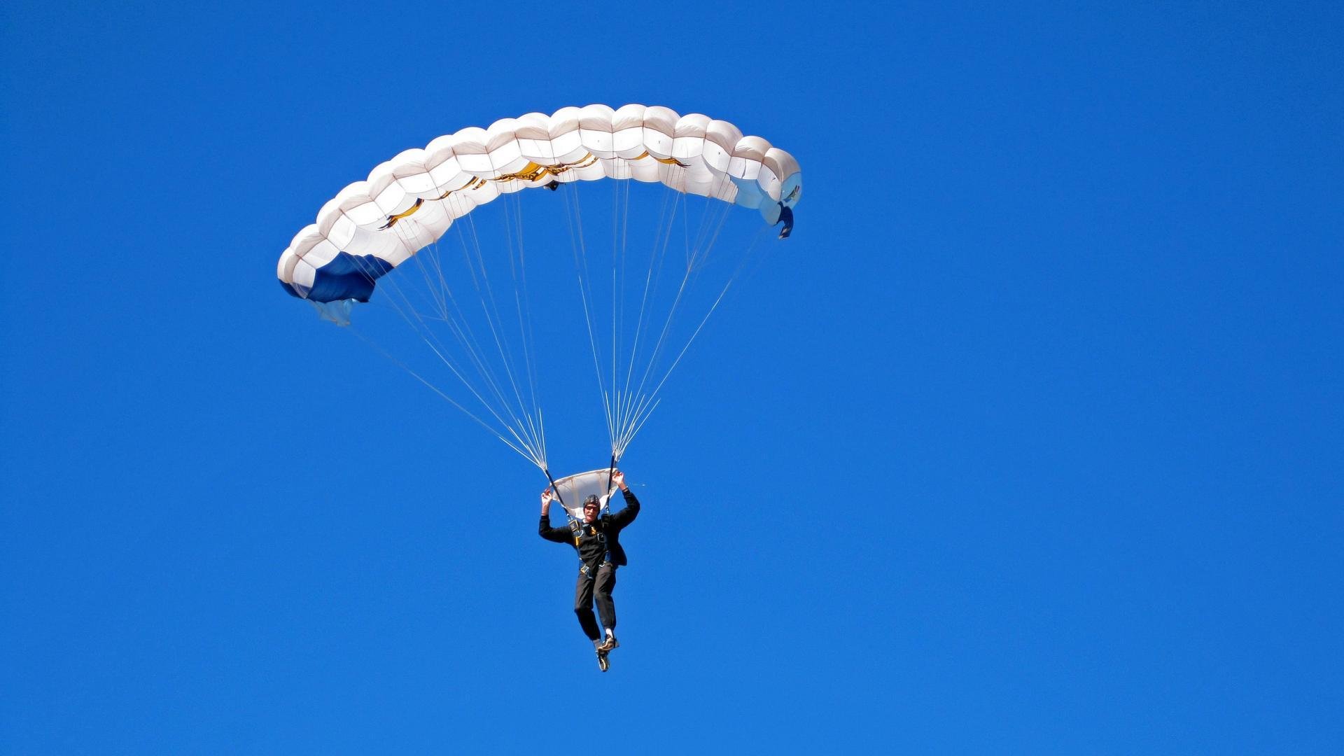 吉尔吉斯斯坦男篮在国际比赛中不断突破，逐渐崭露头角